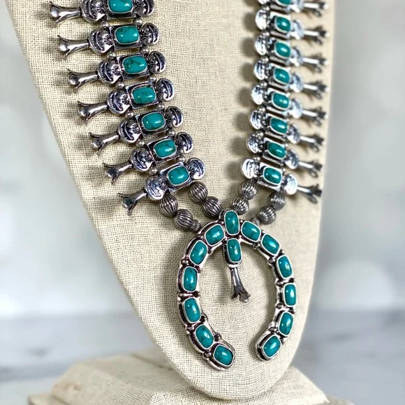 Western Boho Necklace and Earrings Set - Picture 2 of 9